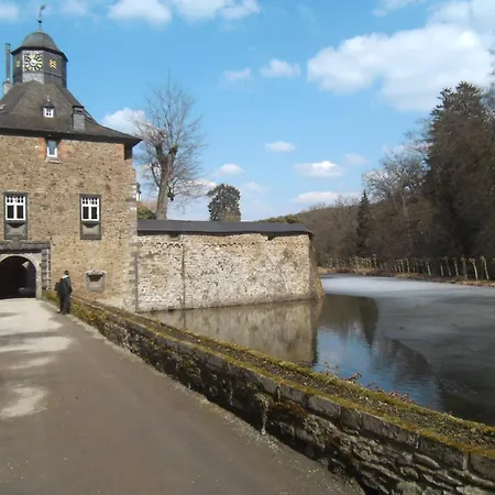 Cozy With Private Garden In Nisterau Lautzenbrücken
