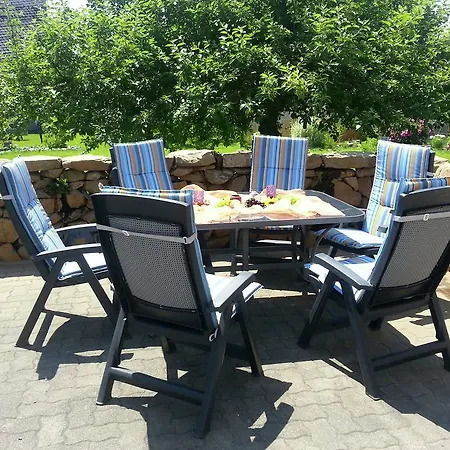 Cozy With Private Garden In Nisterau *