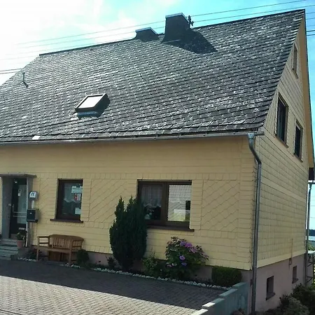 Apartment Cozy With Private Garden In Nisterau *