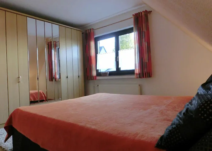 Cozy With Private Garden In Nisterau דירה