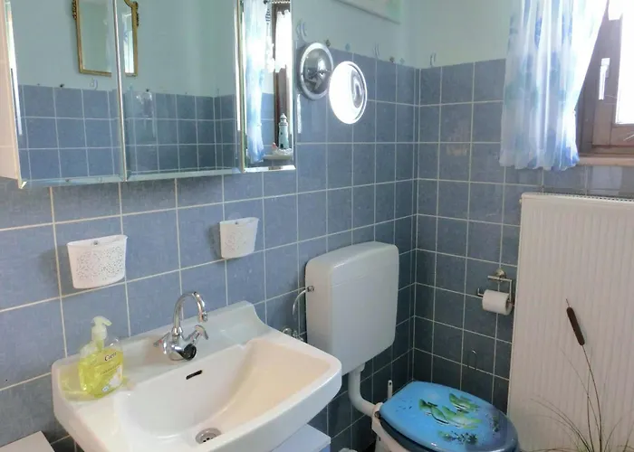 Cozy With Private Garden In Nisterau דירה *