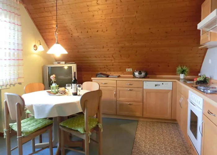 Cozy With Private Garden In Nisterau דירה