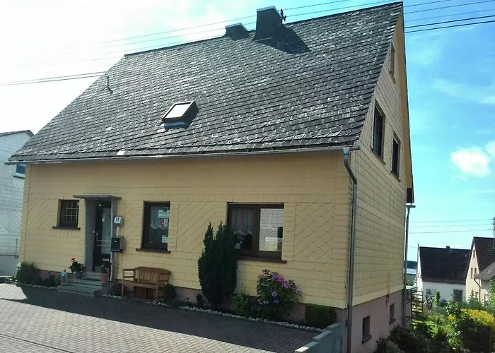 Cozy With Private Garden In Nisterau Lautzenbrücken