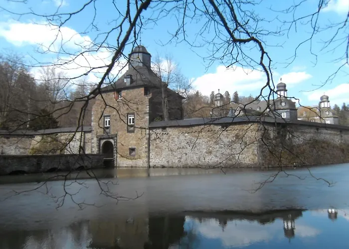 Cozy With Private Garden In Nisterau דירה Lautzenbrücken