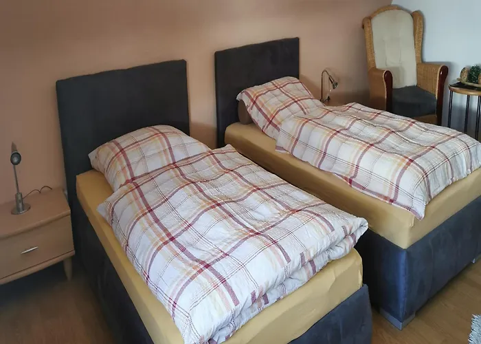 Cozy With Private Garden In Nisterau דירה *