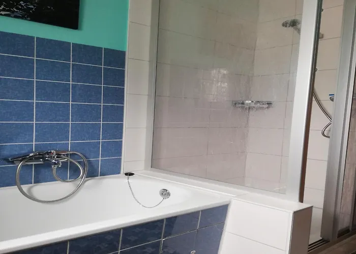 Cozy With Private Garden In Nisterau דירה